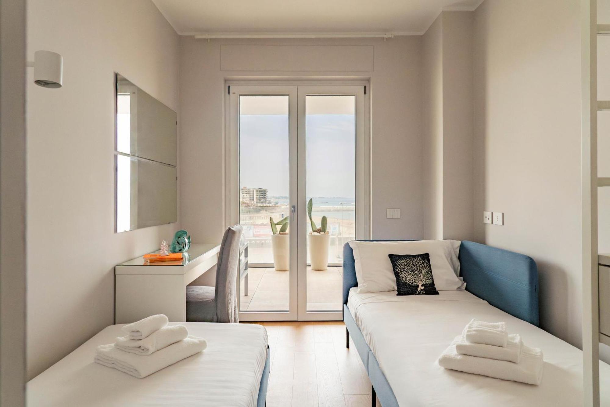 Palazzo Verdi Luxury Accomodation Bari Bagian luar foto